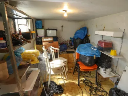 Image about esvaziamento de arrecadações e garagens